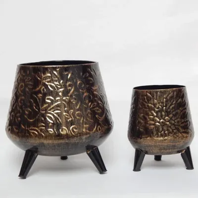 Ecofynd Hazel Metal Planter Pot with Stand, Home Decor Item for Balcony, Living Room (Dark Chocolate), Pack of 2