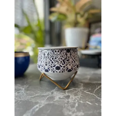 Modern Metal Planter Set with Stand Durable, Space-Saving Solution for Home & Garden, Height 12 cm