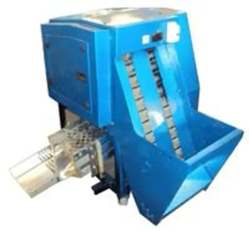 Commercial Semi-Automatic Arecanut Dehusking Machine, 350 kg/hr, Thickness 14 – 30 mm