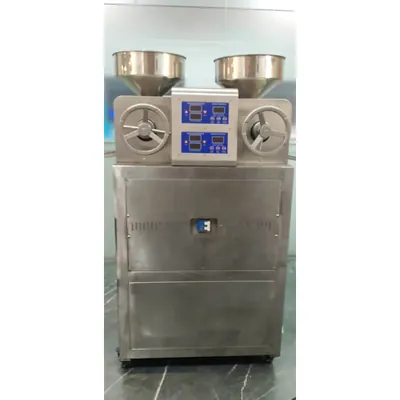 Commercial Oil Press/Expeller Machine With 1.5 HP Motor, 35-40 kg/hr Production Capacity