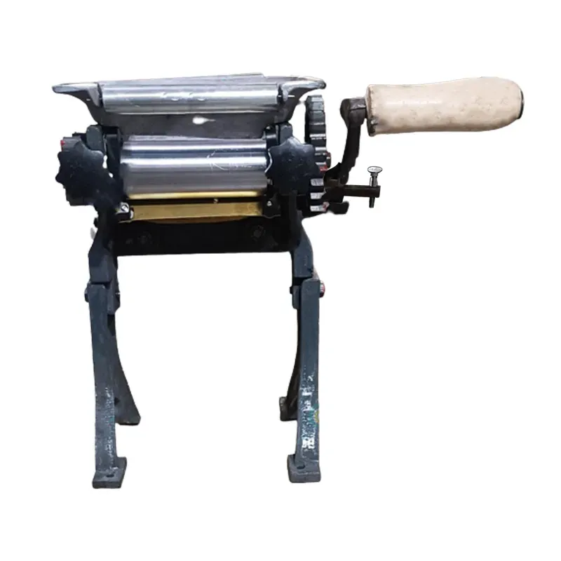Domestic Hand Operated 4.75 Inch Noodles/Momos Roti (Skin) Maker, 12 kg/Hr